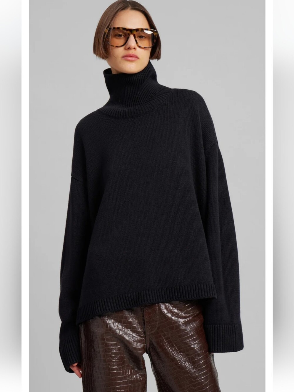 The Frankie Shop
Rhea Trapeze Turtleneck in Wool Cotton Blend Oversized Small